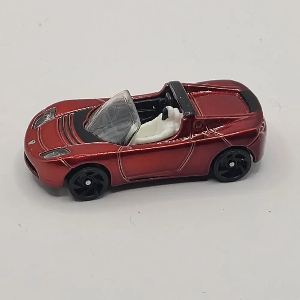 2008-2012 Tesla Roadster Collectible 1/64 Scale Diecast Diorama Model